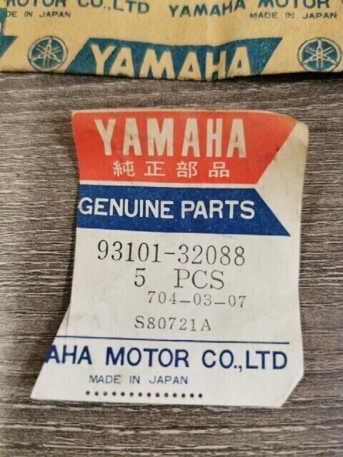 NOS YAMAHA XJ600SD FJ600N FJ600LC XS1100LH FZ600T OIL SEAL 93101-32088-00 Y148
