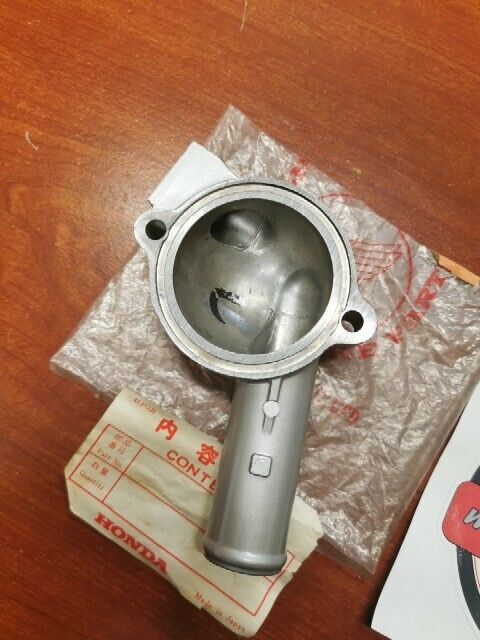 NOS Honda GL1000 GL1100 GL1200 THERMOSTAT COVER 19315-371-000 H84
