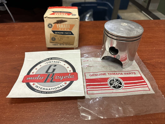 NOS Yamaha PISTON O/S 0.25 1M1-11635-00-00 SUB 1M1-11635-01-00 1M1-11630-11 Y176
