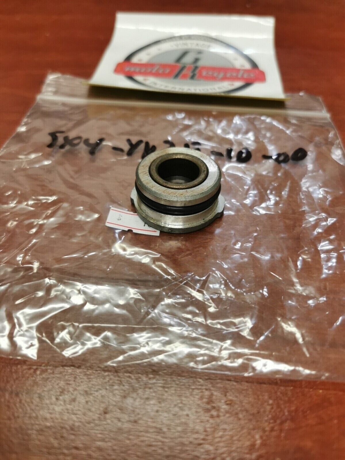 NOS Yamaha YZ125 YZ250 WR250 HOLDER 5X4-Y113F-10-00 Y85