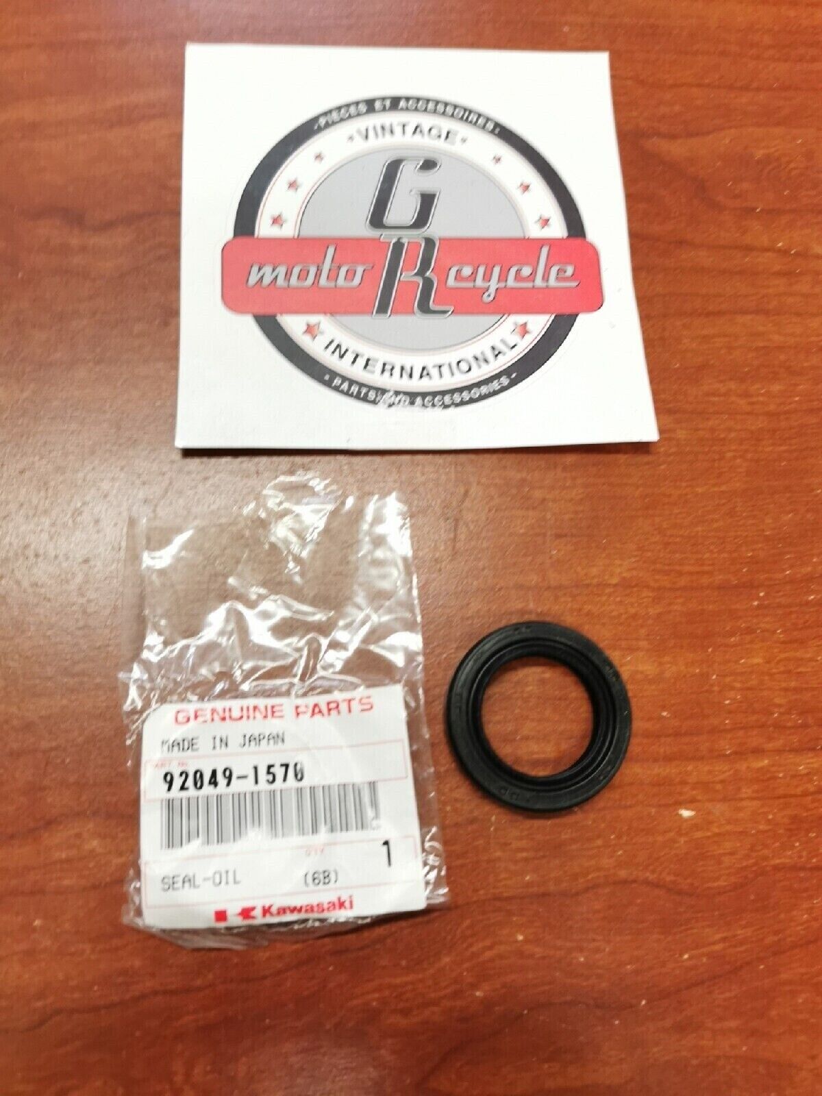 NOS Kawasaki KRF750 KRT750 OIL SEAL 92049-1570 K25