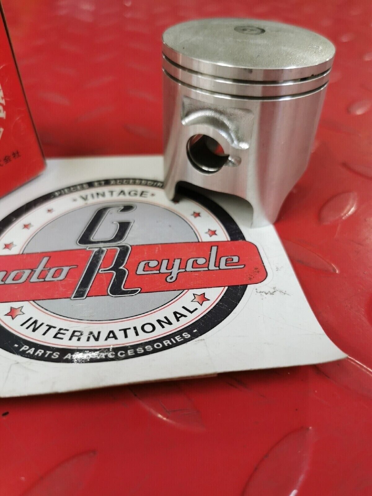 NOS HONDA CR125R 1982 - 1984 PISTON STD 13101-KA3-740 H38