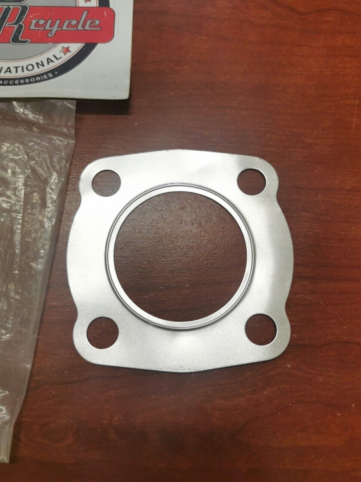 NOS Suzuki 1973 - 77 GT250 CYLINDER HEAD GASKET 11141-18100 SUB. 11141-18000 S16