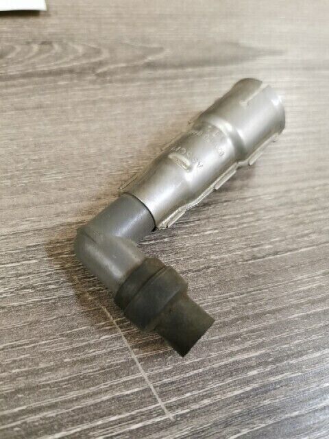 NOS Yamaha SR500E XJ650RJ XS850H XJ750MK SPARK PLUG CAP 1J7-82370-10-00 Y139