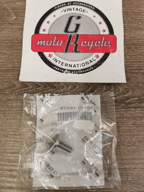 NOS YAMAHA RS90MW RX10MTAX RS90LTX SCREW ROUND HEAD 90150-06015-00 Y112