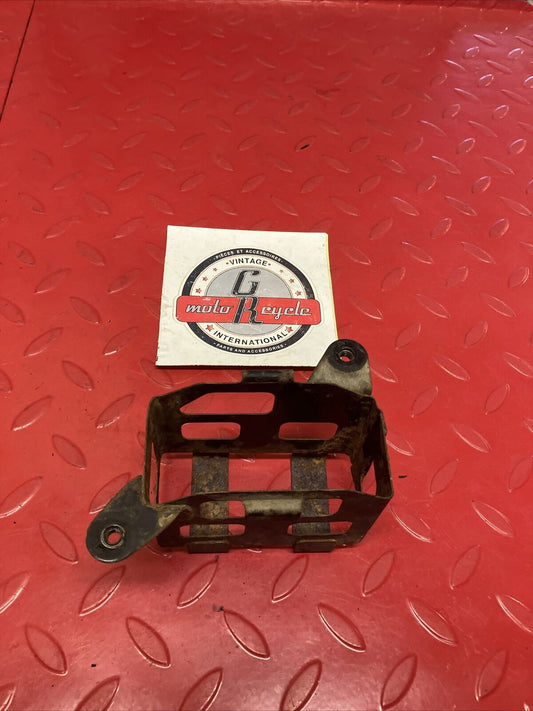 Suzuki RV90 1975 battery tray holder