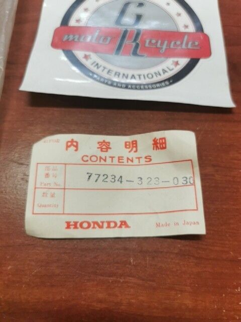 NOS Honda CB500 K0 P SEAT CATCH PLATE 77234-323-030 H78