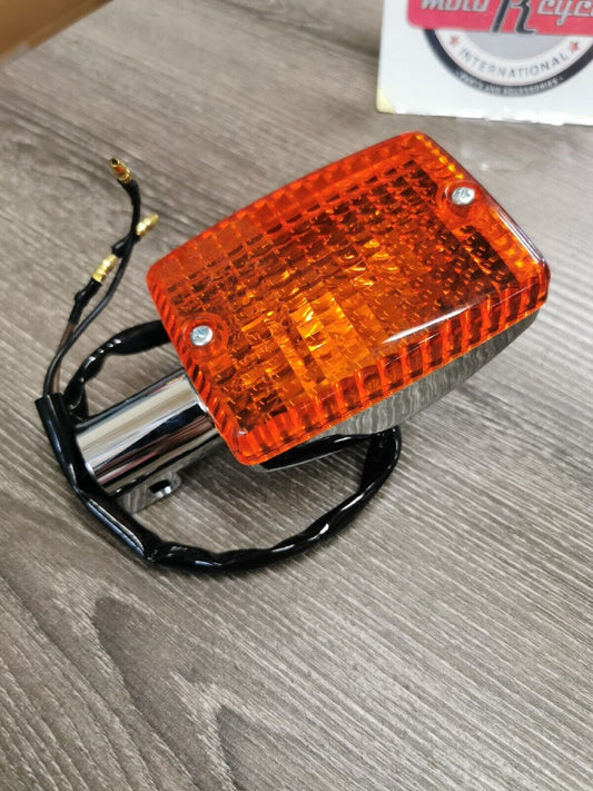 NOS YAMAHA XV920J 1982  FRONT FLASHER ASSEMBLY  10L-83310-70-00  Y54