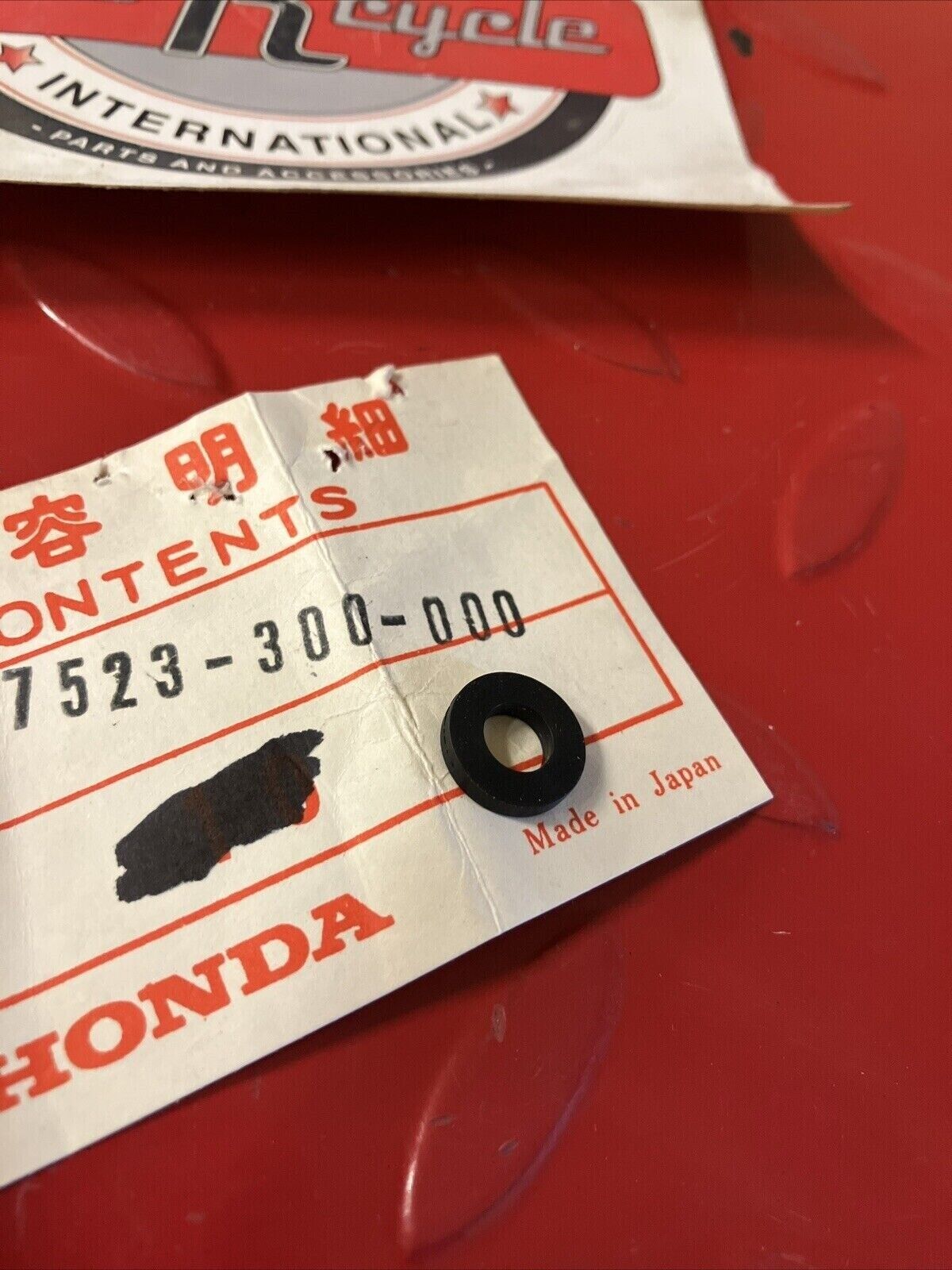 NOS HONDA CB750 CB450 CB350 CL SL FUEL TANK CAP RUBBER WASHER 17523-300-000 H24