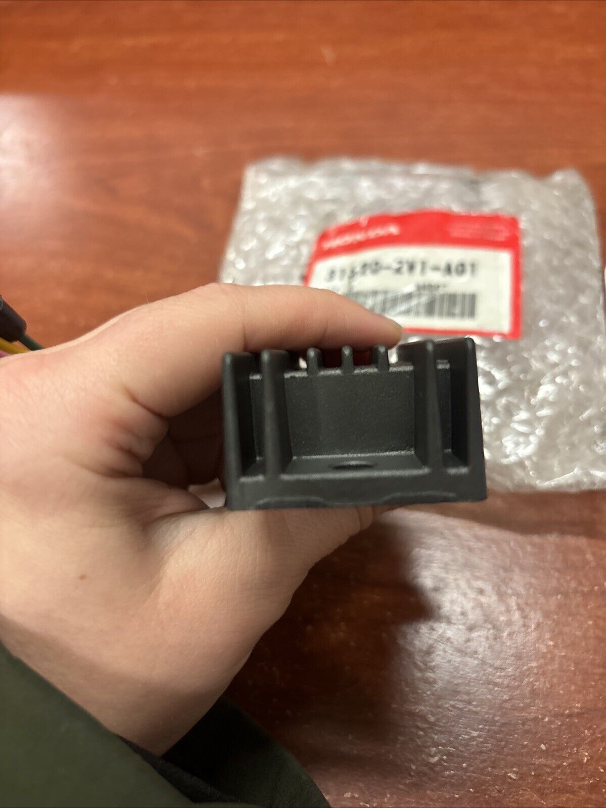 NOS Honda 1997 - 2007 5HP BF5 REGULATOR RECTIFIER 31620-ZV1-A01 H183