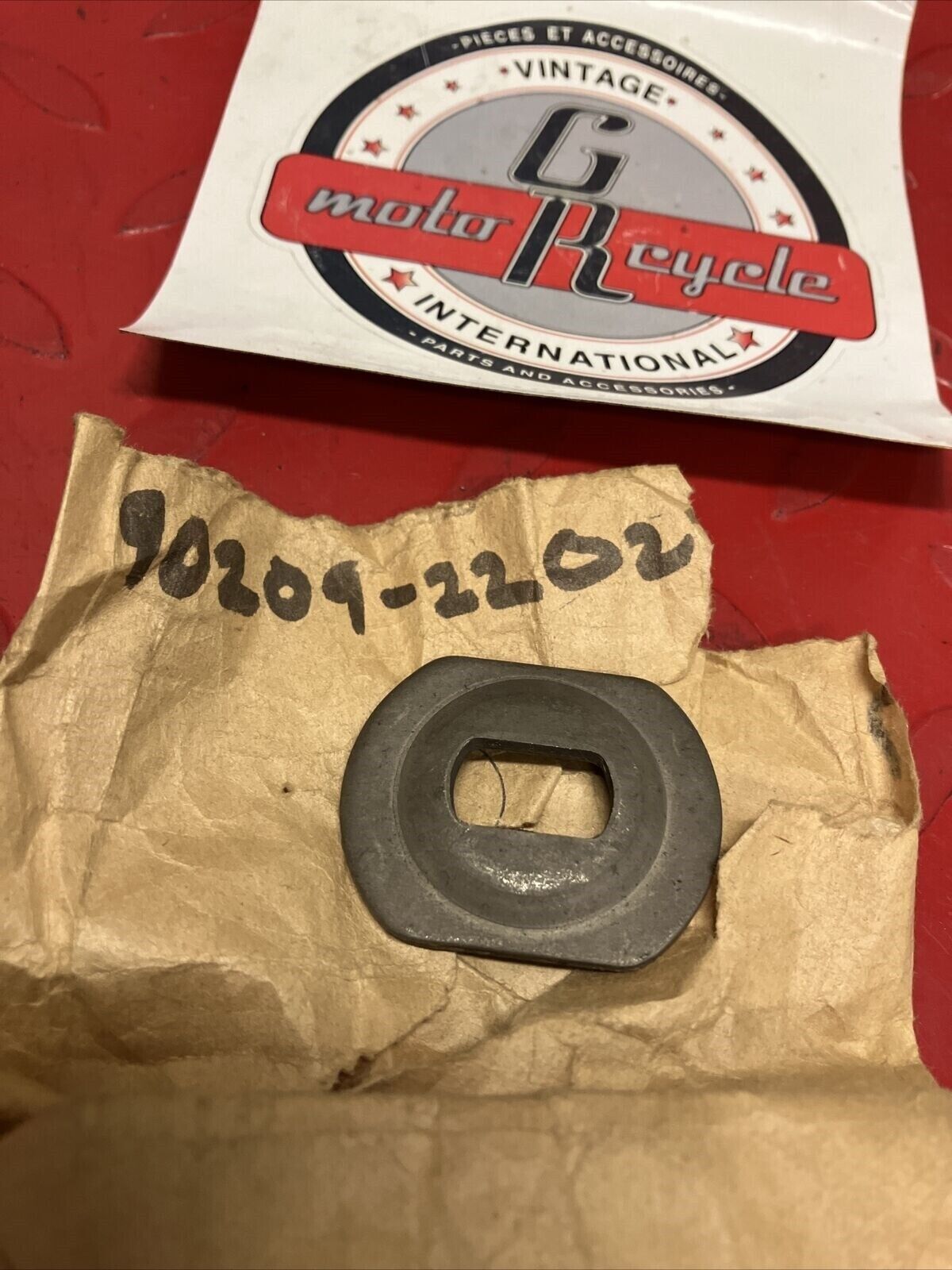 NOS YAMAHA WASHER SPECIAL SHAPE 90209-22027-00 Y67