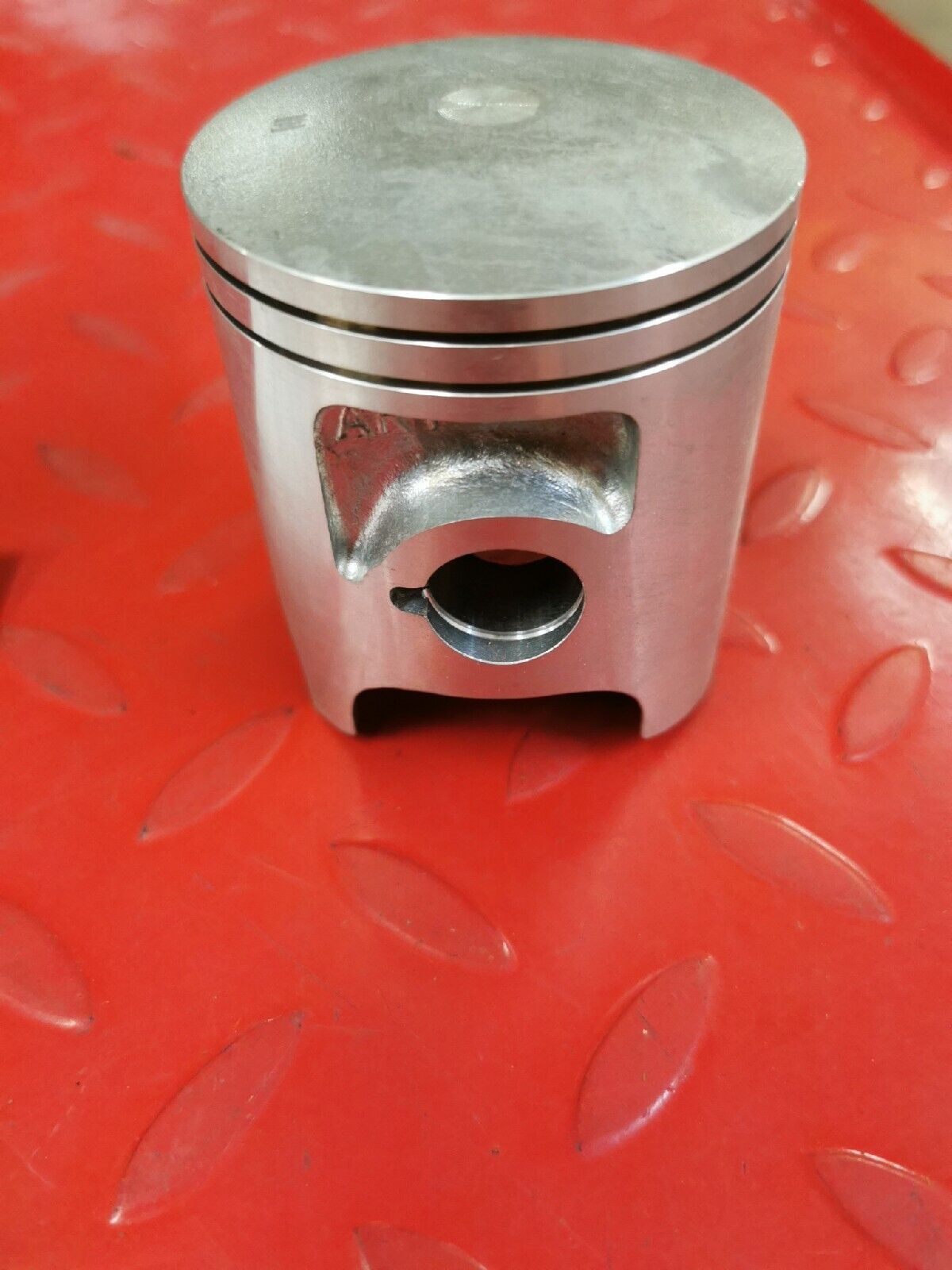NOS HONDA CR250R 1985 PISTON STD 13100-KA4-770 H38