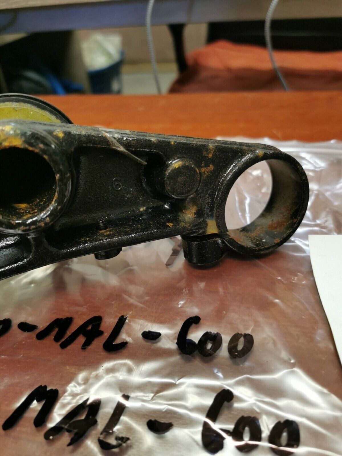 NOS Honda 1995 1996 CBR600F3 1996 CBR600SJR STEERING STEM SUB. 53219-MAL-G00 H64