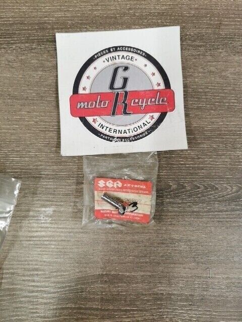NOS SUZUKI A100 AS100 TM400 TM100 TM125 TS250 GT185 BOLT I01500-08207 S47