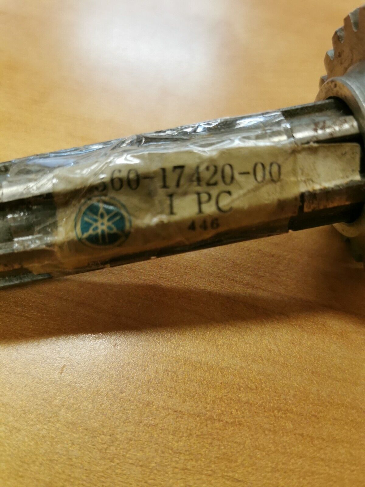 NOS YAMAHA RD350 RD250 1973 - 1975  DRIVE AXLE ASSEMBLY  360-17420-00-00 Y44