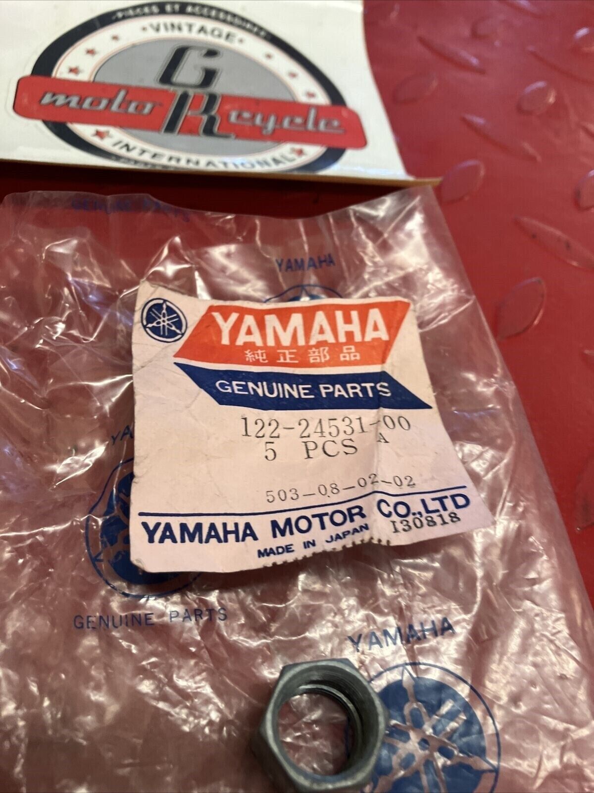 NOS YAMAHA PETCOCK NUT 122-24531-00-00 Y61