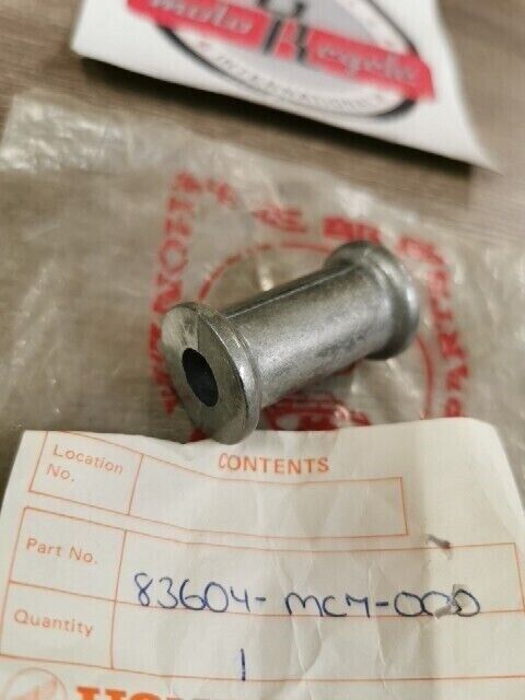NOS HONDA CX400E CX500T 1982 COLLAR GRIP SIDE 83604-MC7-000 H89