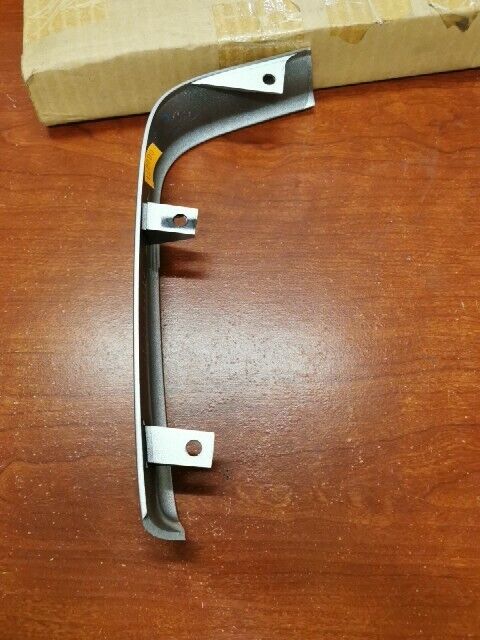 NOS Honda GL1800 LEFT REAR SADDLEBAG MOLDING 81482-MCA-000ZR H106