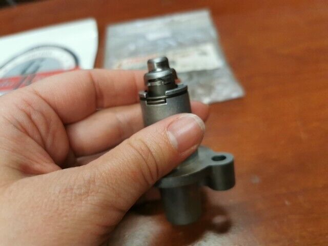 NOS Yamaha TT250R TTR250 TW200 YFB250 CAM CHAIN TENSIONER 3GC-12210-10-00 Y105