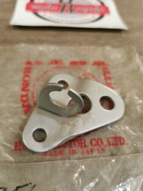 NOS HONDA SL350 1970 1972 BRACKET RR ENGINE HANGER NH10M 50356-312-000S H79