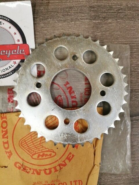 NOS HONDA CB93 SPROCKET FINAL DRIVEN 39T 41201-216-810 SUB BY41201-107-810 H83