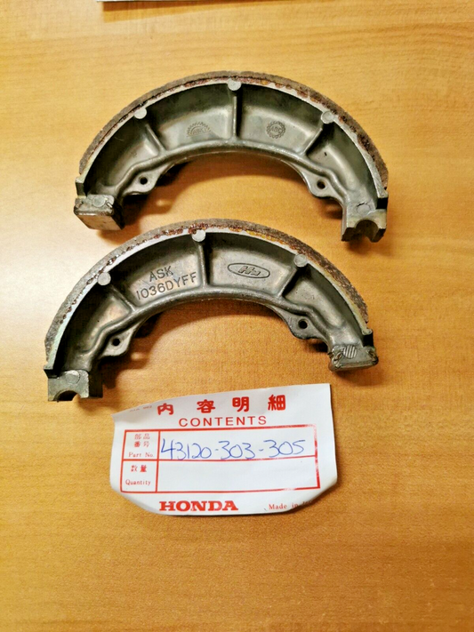 NOS HONDA CD125  SHOE BRAKE 43120-303-305  H23