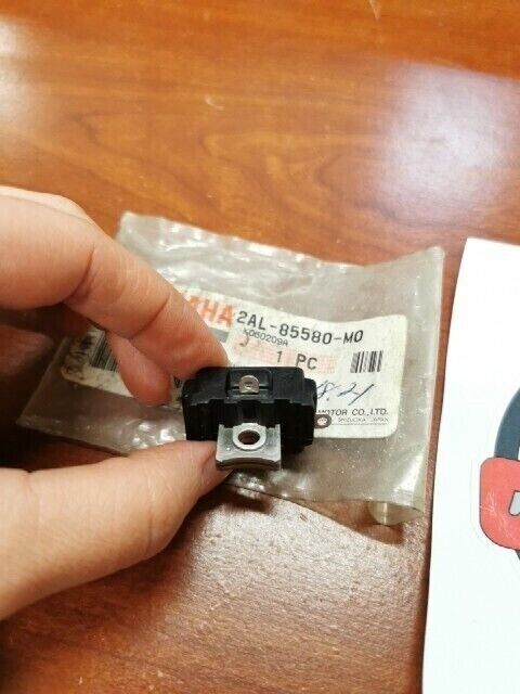 NOS Yamaha YFS200 YSR50 PULSER COIL 2AL-85580-M0-00 Y102