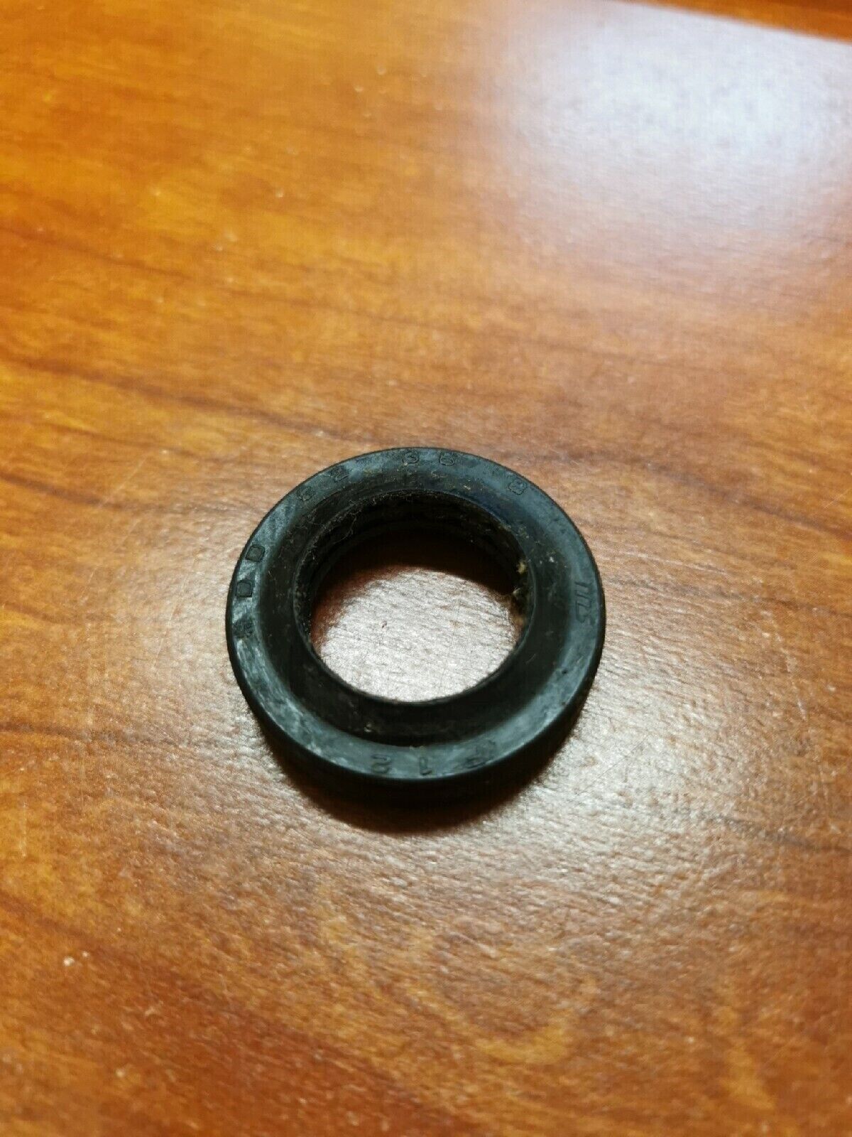 NOS Honda CB200 CB350 CB360 CB400 CB450 DUST SEAL 22X36X8 91252-300-003 H33
