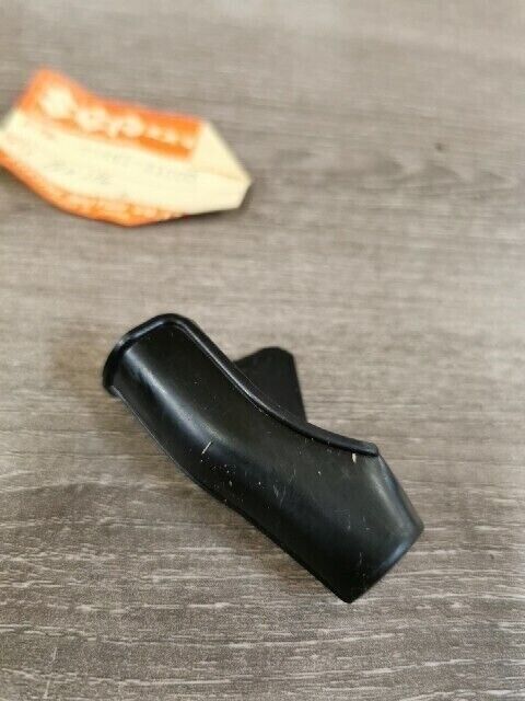 NOS SUZUKI GN125 1982 1983 GT750 GS1000L COVER CLUTCH LEVER 57661-31000 S38
