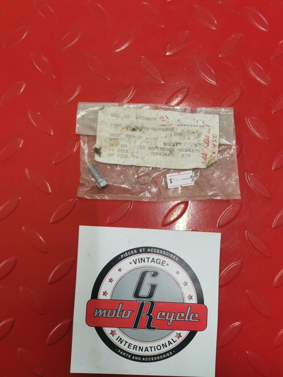 NOS Honda FLANGE BOLT 6X18 96001-0601800 H3