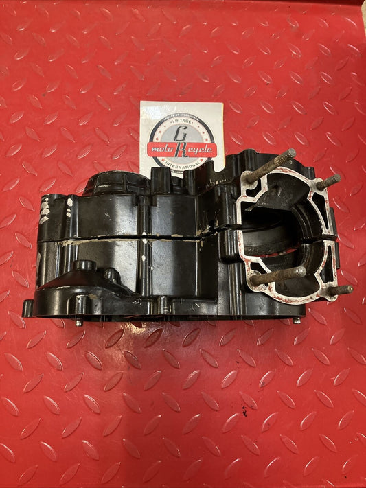 Kawasaki KDX200 1987 crankcase crank case left right 1986