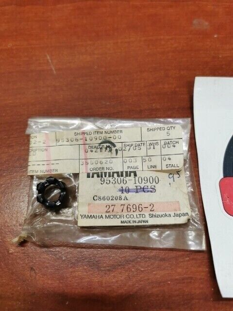 NOS Yamaha SLOTTED NUT 95306-10900-00 Y127