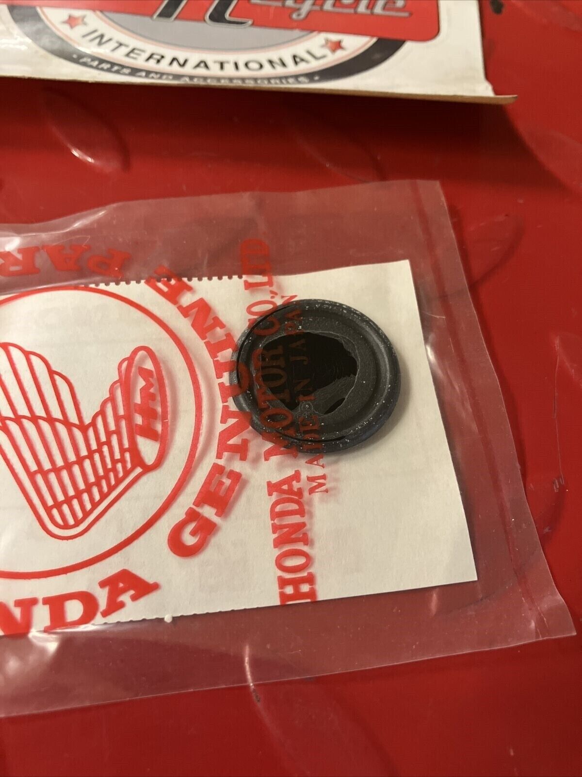 NEW NOS HONDA CB750 CB500 CB550 CB650 SEALING RUBBER 91318-300-013 H24