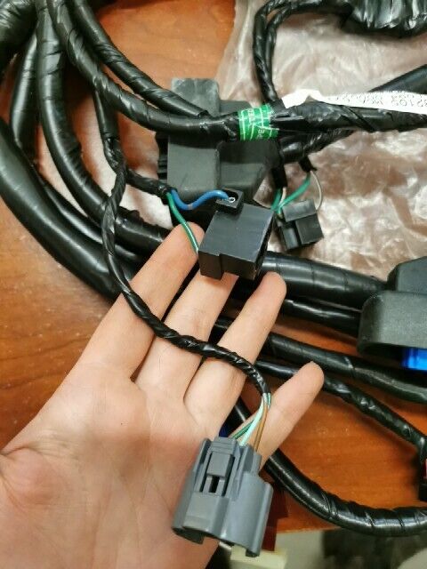 NOS Honda 2001 GL1800 GL1800A FAIRING SUB HARNESS 32105-MCA-671 H108