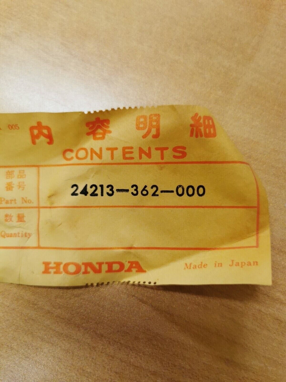 NOS HONDA  XL175  1973 - 1975  CENTER GEARSHIFT FORK  24213-362-000   H22