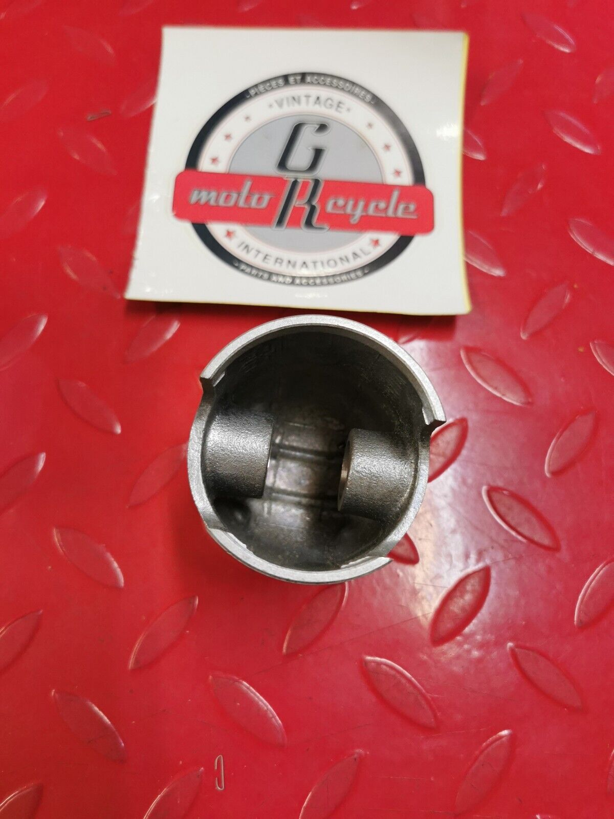 NOS YAMAHA YM1 1965 1966 PISTON STD 159-11631-00-96 Y32