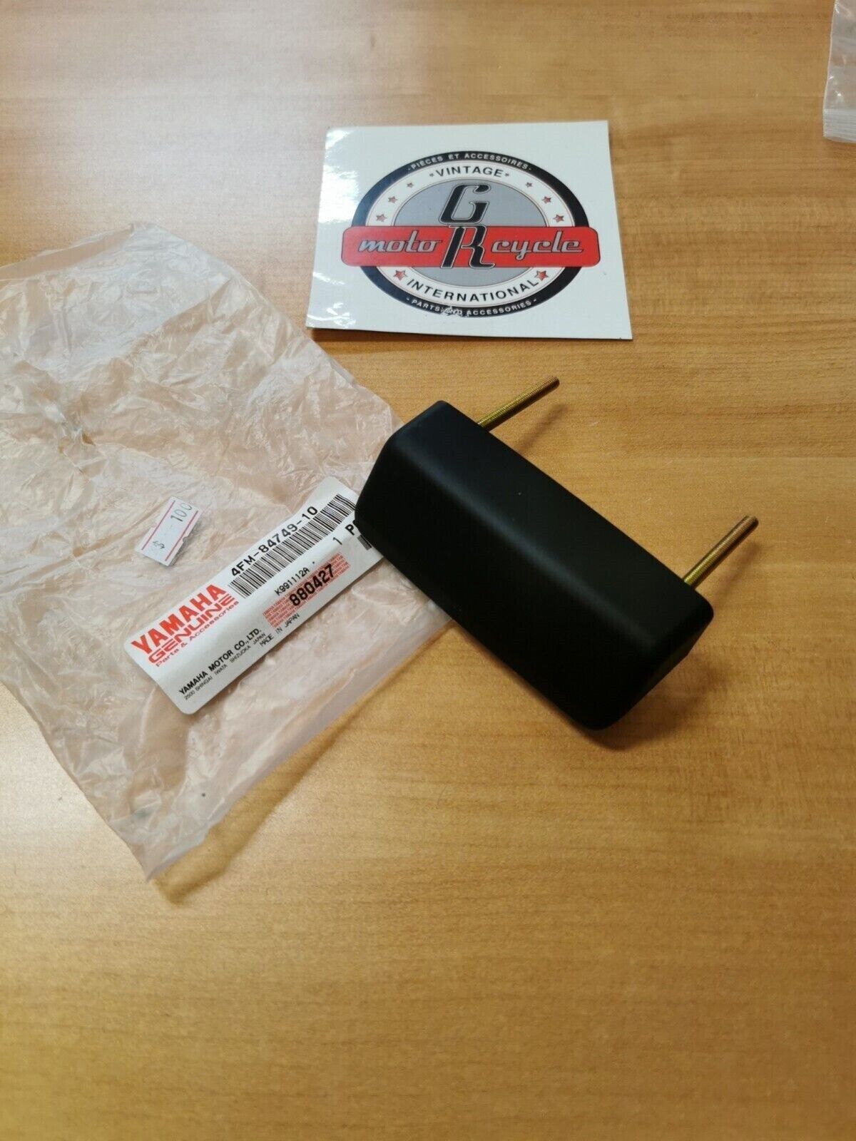 NOS YAMAHA YZF750 1996  BODY  LICENCE  LIGHT  4FM-84749-10  Y44