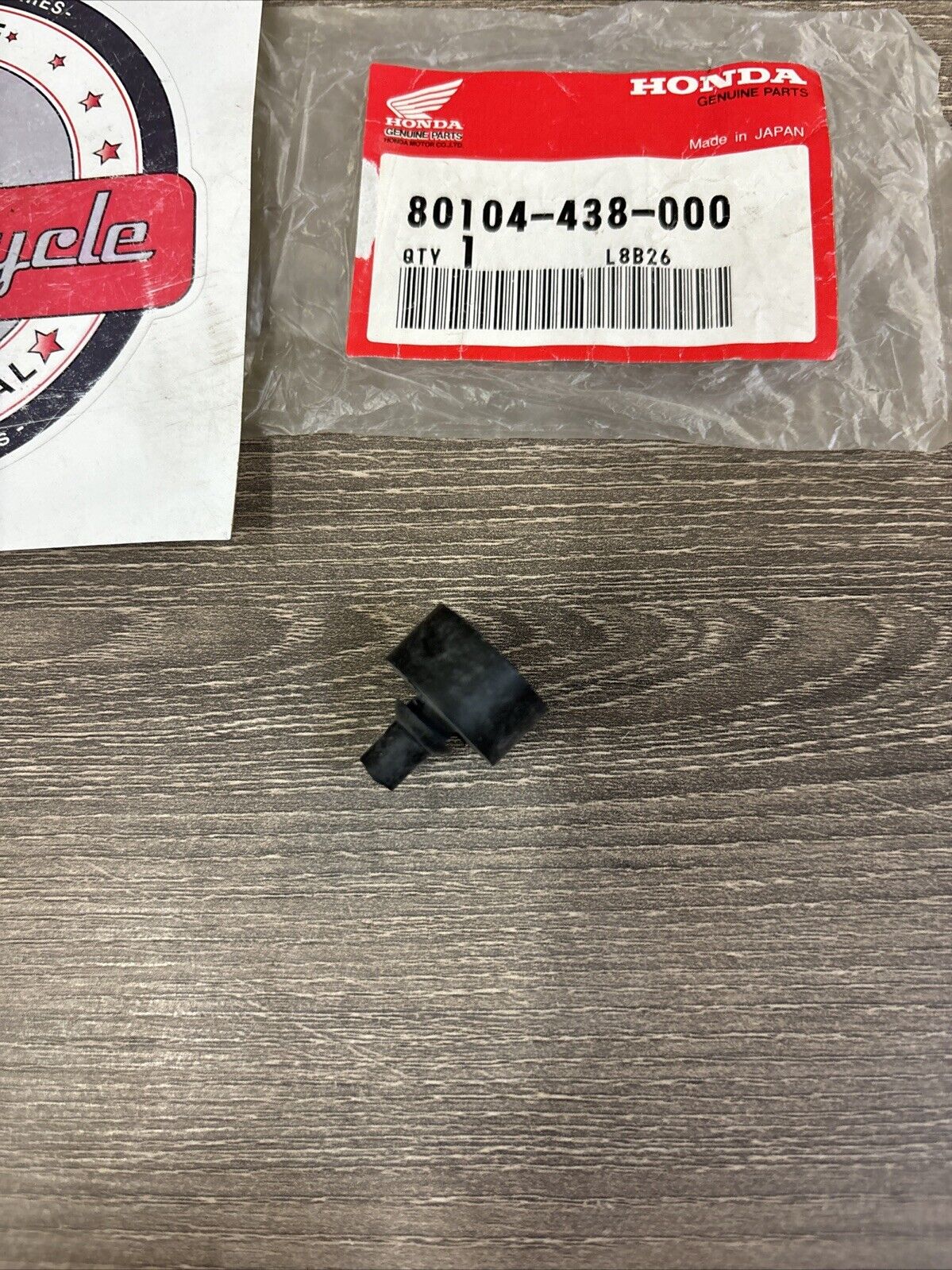 NOS Honda CB1100 CB750F CB900F TAILLIGHT STAY MOUNT RUBBER 80104-438-000 H131