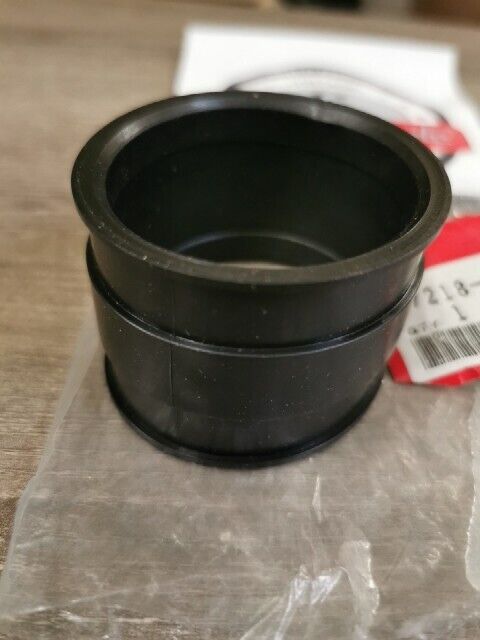 NOS HONDA TRX250 FOURTRAX 1985 - 1987 TUBE AIR CLEANER 17218-HA8-000  H111
