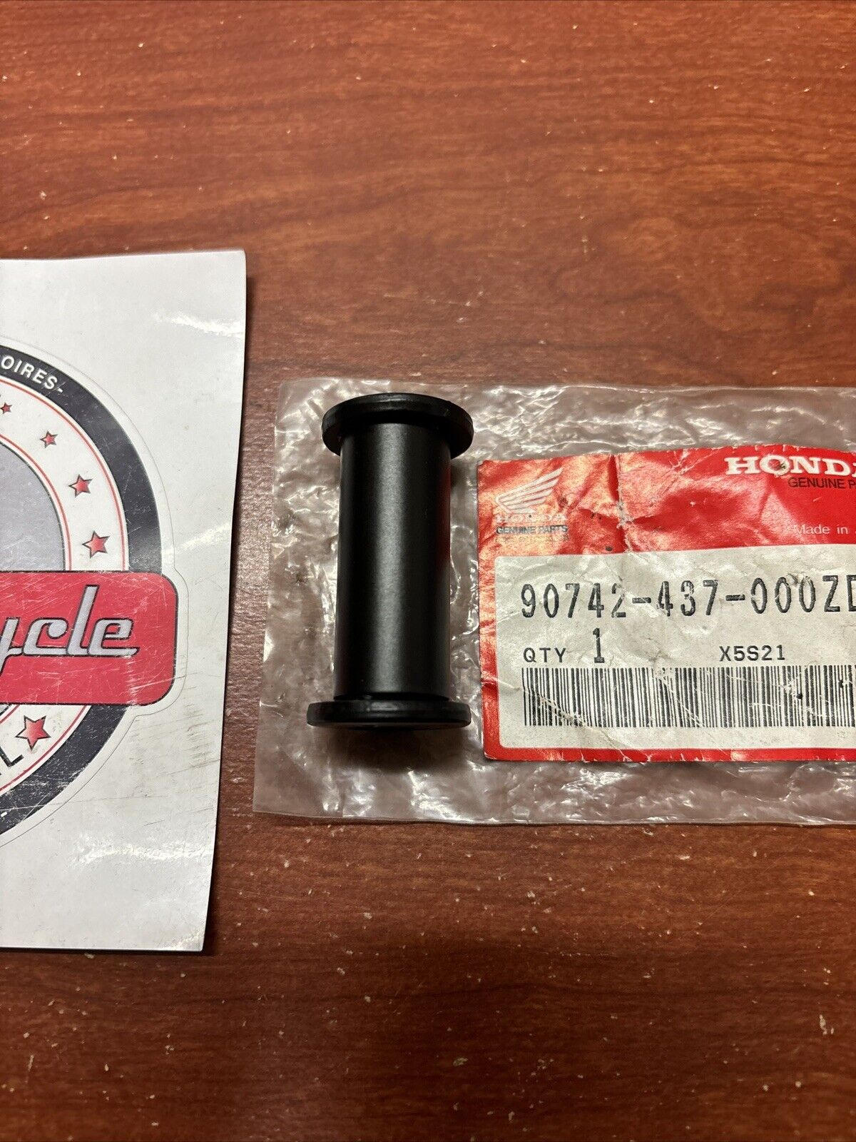 NOS Honda 1983 1984 XR200 LEFT ENGINE DISTANCE COLLAR BLACK 90742-437-000ZD H169