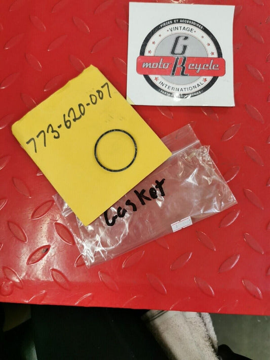 NOS PUCH BOMBARDIER MAXI GASKET  773-620-007  P3