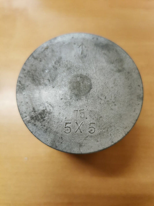 NOS YAMAHA YZ250 1982  PISTON 3 O/S 0.75 5X5-11637-00-00 Y45