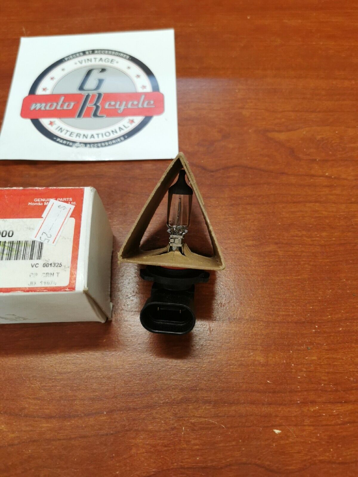 NOS Honda TRX500 TRX450 HEADLIGHT BULB (12V 45W) 34901-HN2-000 H35