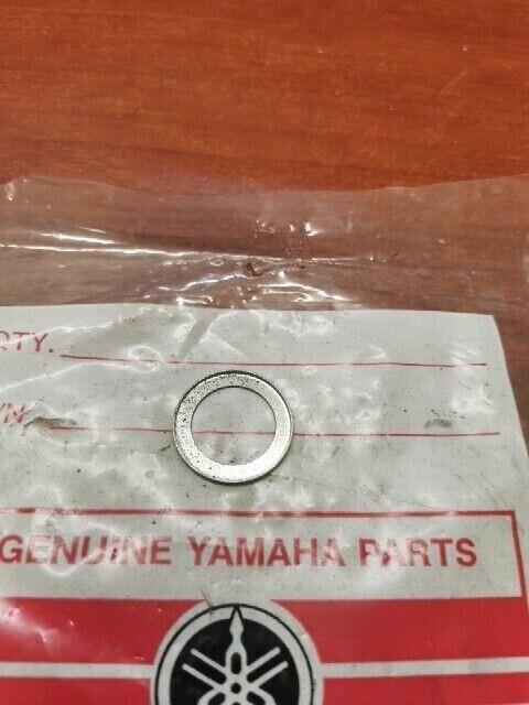NOS Yamaha TX650 XS2 XS650 CLIP HOLDER 306-15563-00-00 Y154