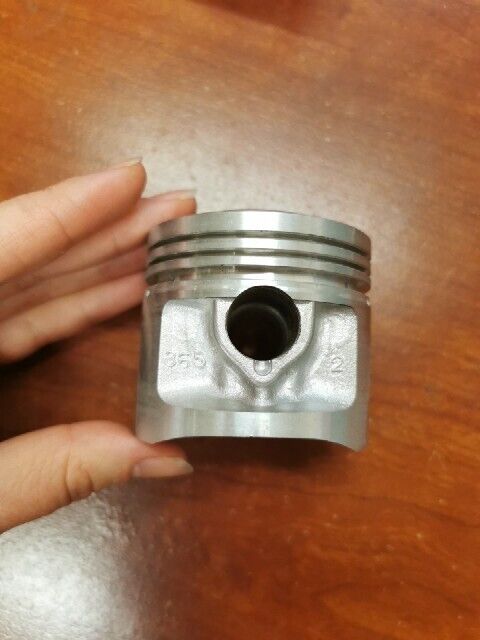 NOS Honda XL125 K0 - K1 PISTON (OS 0.50) 13103-365-000 H93