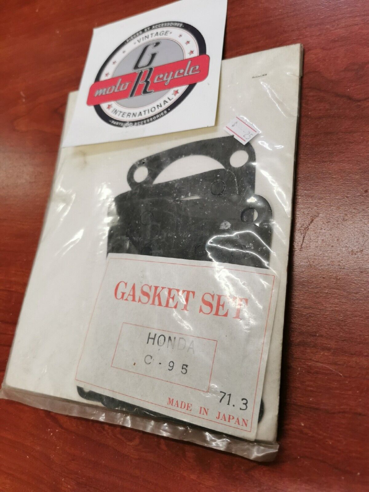 NOS Honda C95 TOP END GASKET KIT COMPLETE H37
