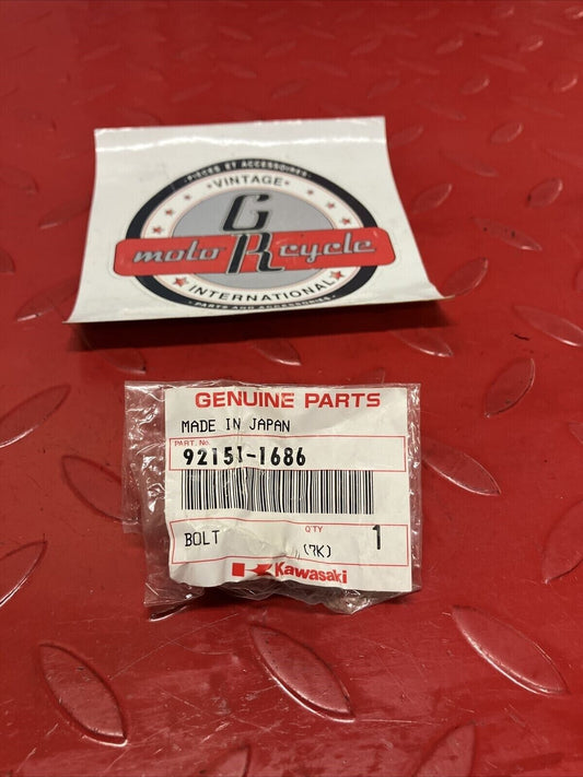 NOS KAWASAKI AIR FILTER BOLT 92151-1686 K13