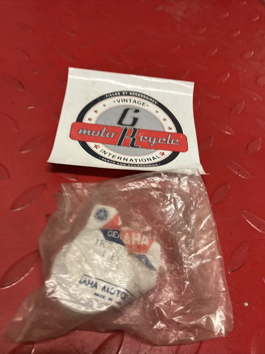 NOS YAMAHA IT400 1976 TENSIONER ROLLER 1K7-22178-01-00 Y67