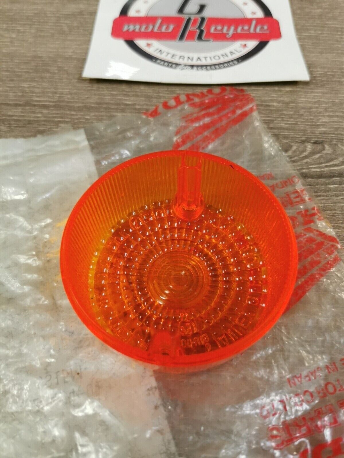 NEW NOS HONDA CB450SC CM250C 1982 - 1985 TURN SIGNAL LENS  33402-KB4-013  H48