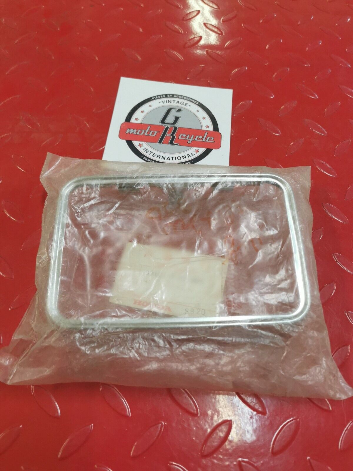 NEW NOS Honda 1984 TRX200 1985 TRX250 HEADLIGHT RIM 33101-VM5-003 H8